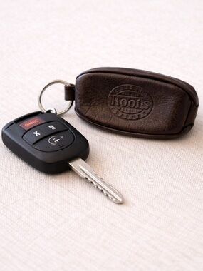 Roots Brown Leather Key Pouch Coin Case Keychain